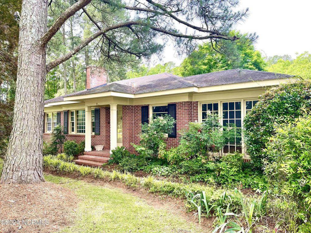 711 N East Street, Roseboro