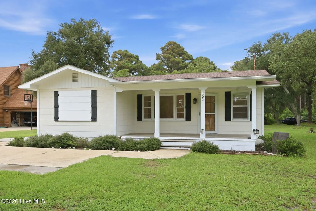 303 Cape Lookout Drive, Harkers Island
