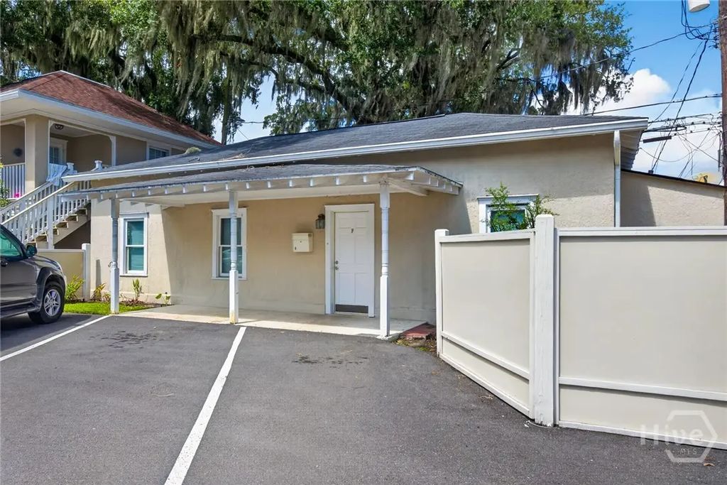 1010 E Victory Drive F, Savannah