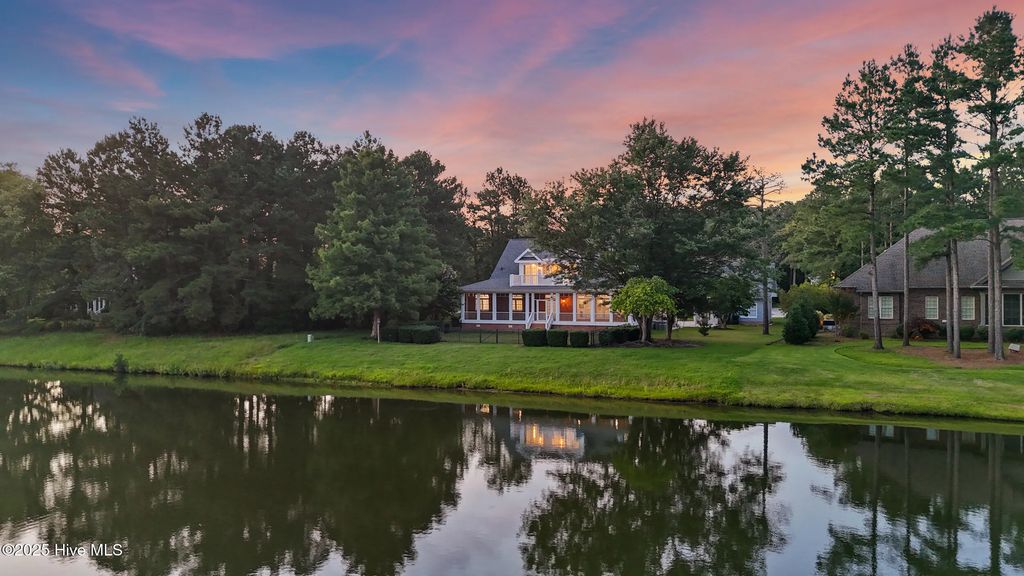 376 Red Fox Run Drive, Wallace