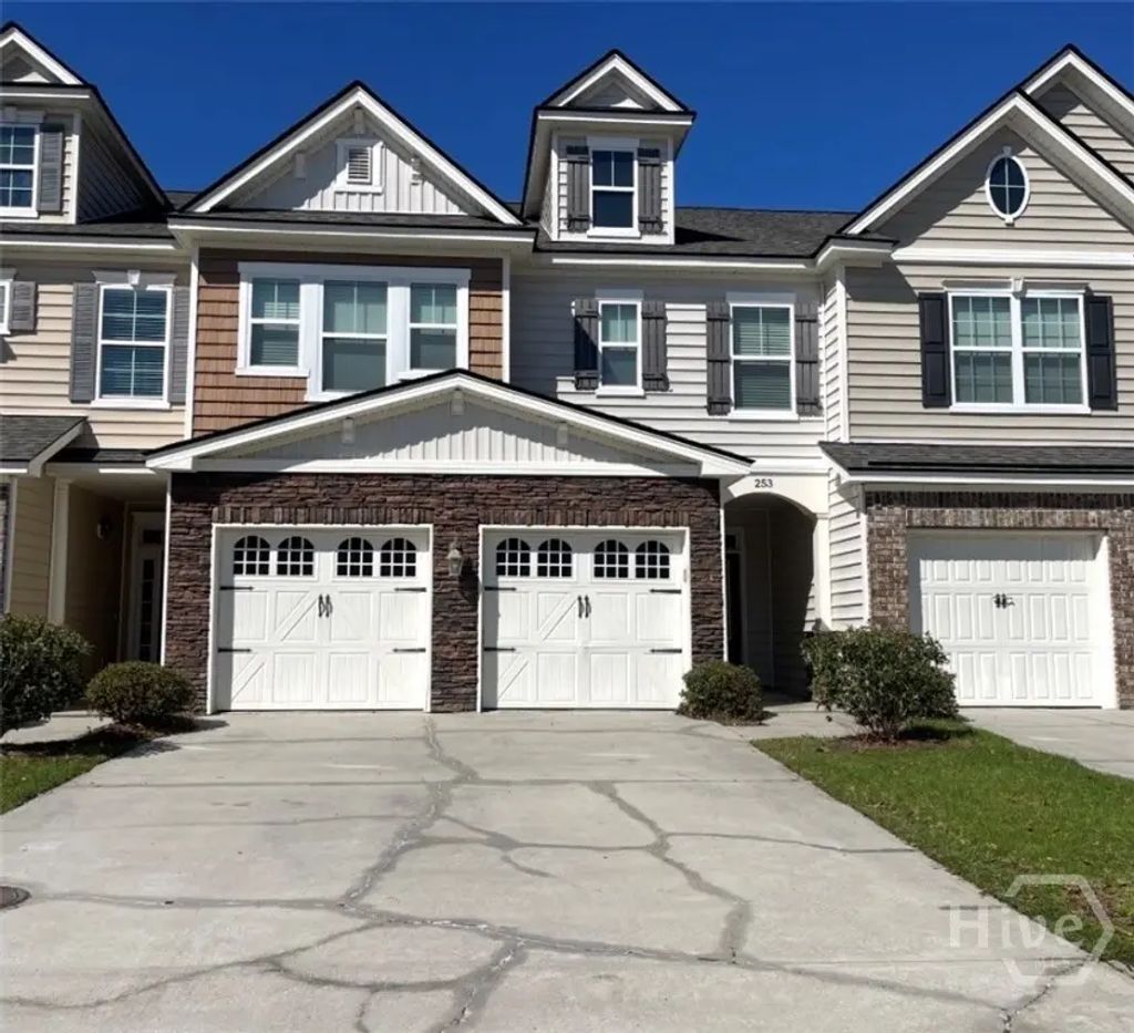 253 Durham Park, Pooler