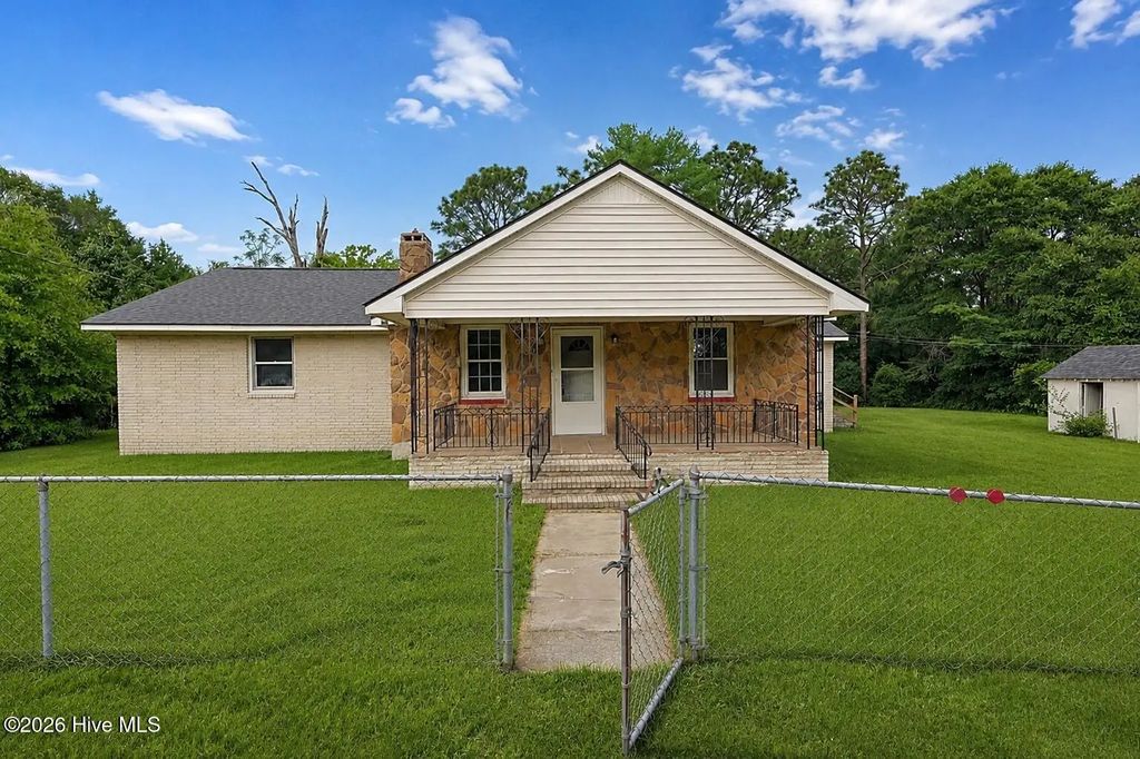 163 E Hudson Lane, Fayetteville