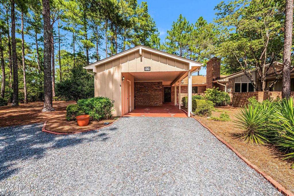 909 Satinwood Court, Southern Pines
