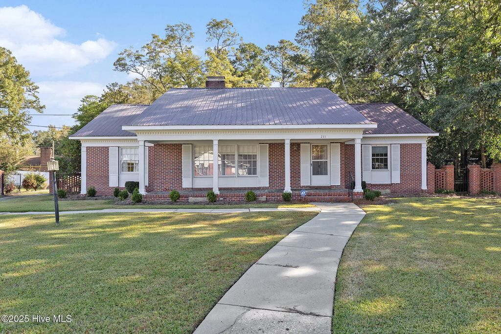 211 Pireway Road, Tabor City