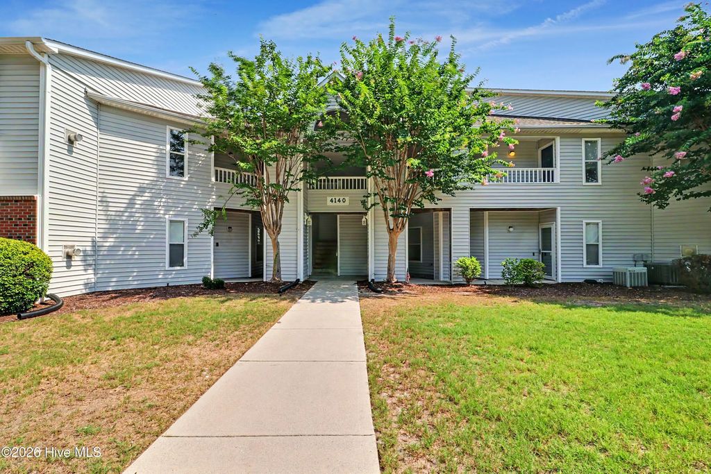 4140 Breezewood Drive Unit 104, Wilmington