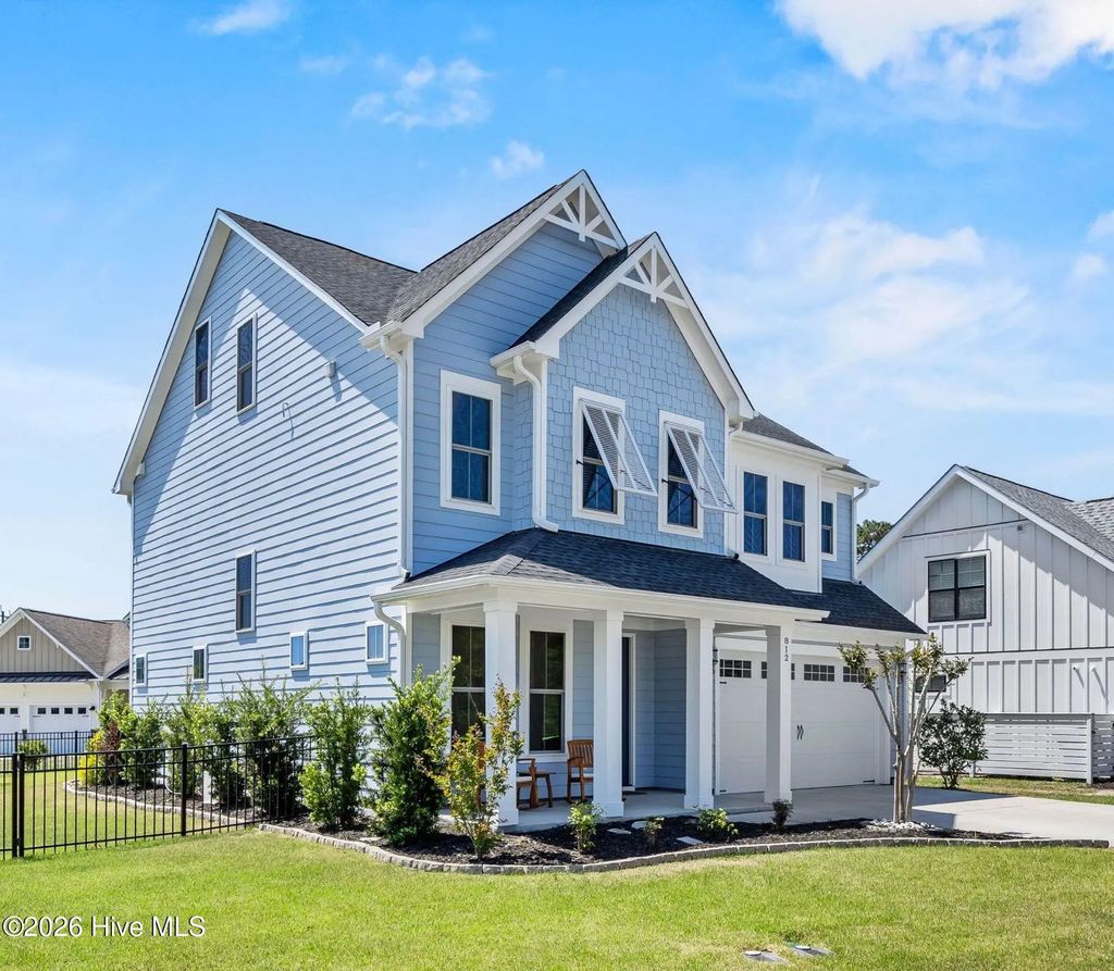 812 W Craftsman Way, Hampstead