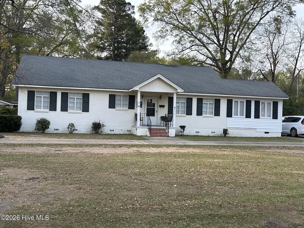911 Atkinson Street, Laurinburg