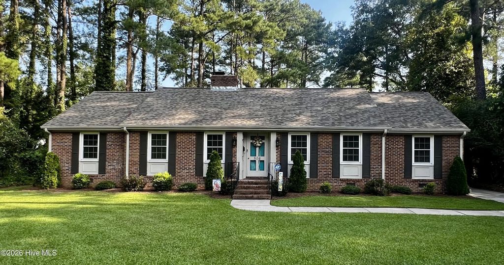 804 Raleigh Road Parkway W, Wilson