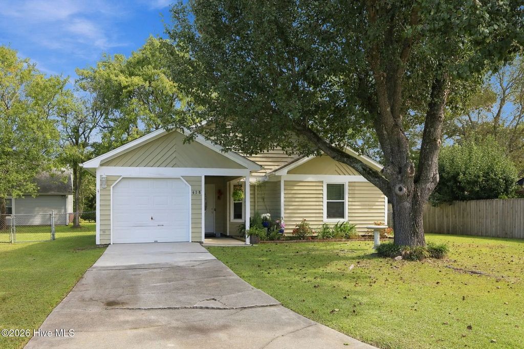 418 Red Fox Trail, Newport