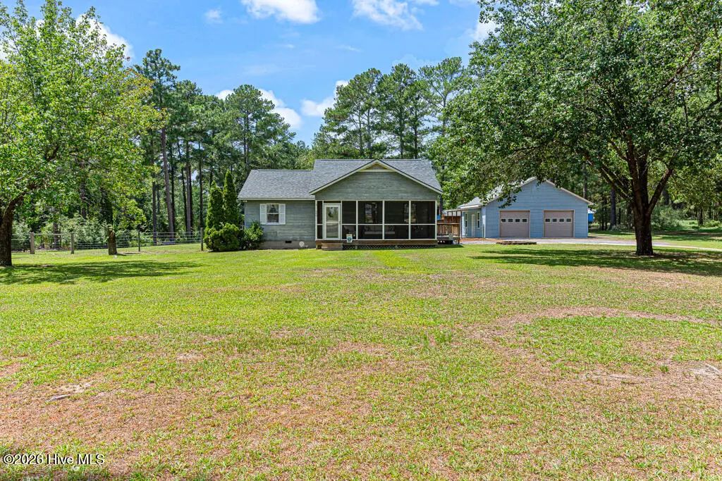 590 Hoffman Road, West End