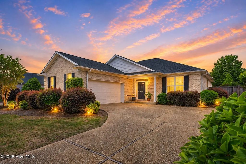 1124 Garden Club Way, Leland