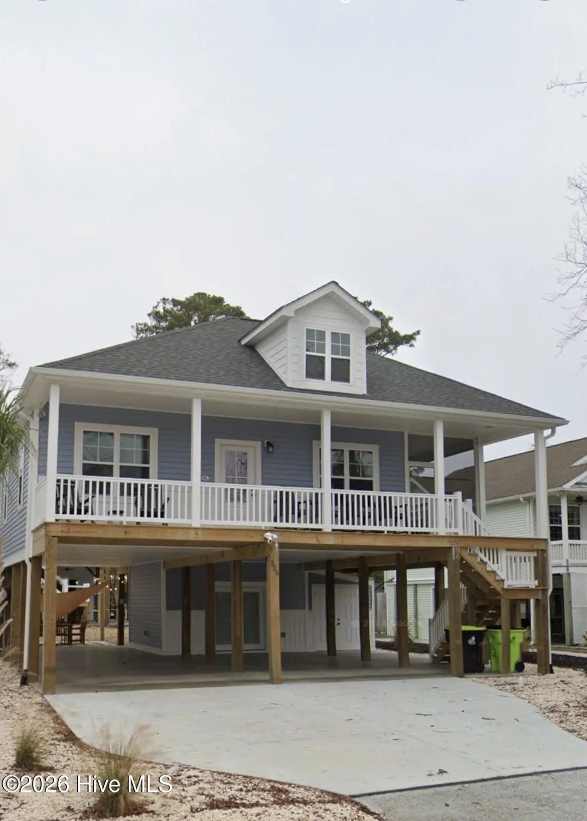 325 Ne 56th Street, Oak Island