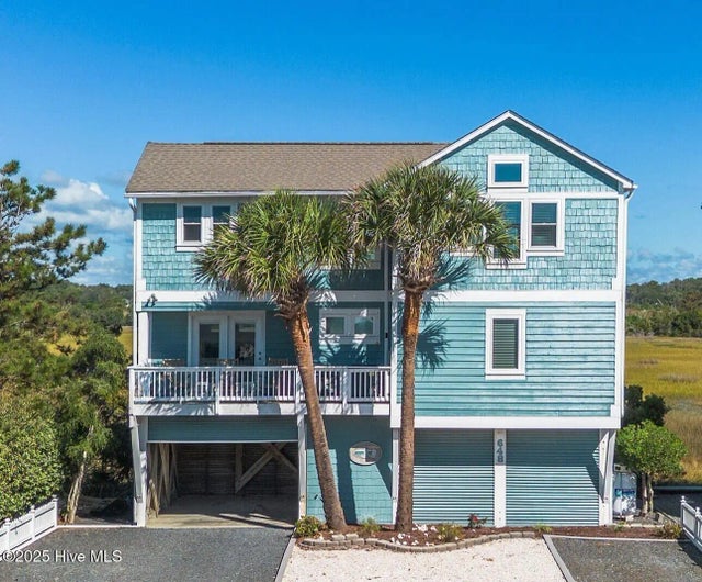 648 Ocean Boulevard W, Holden Beach