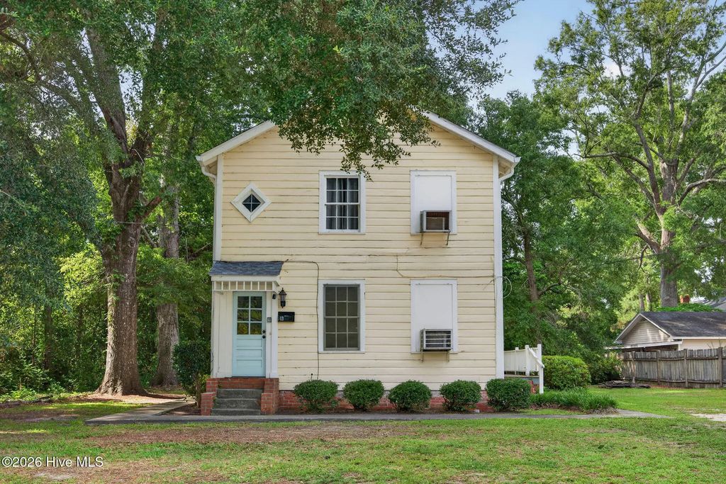 206 E Calhoun Street, Whiteville