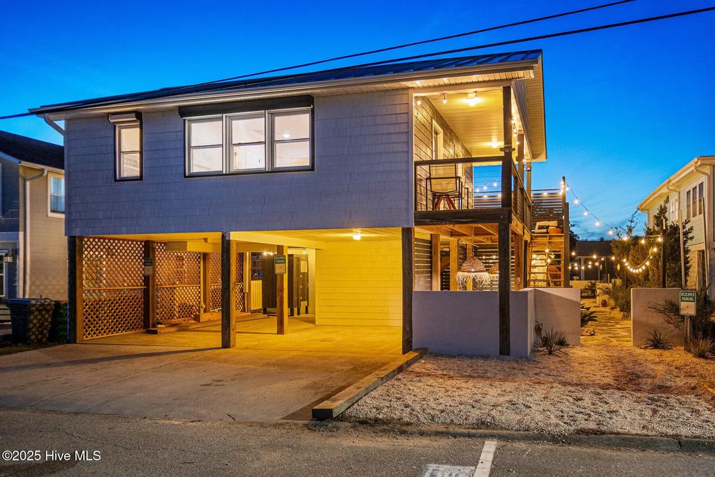 135 N Third Avenue N, Kure Beach
