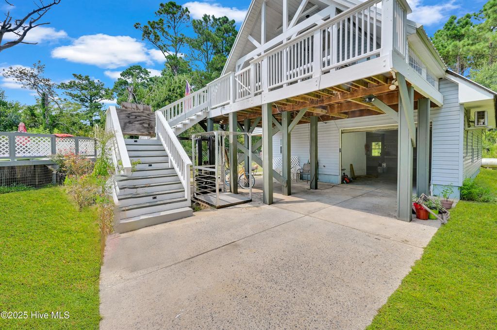 640 Old Pamlico Beach Road, Belhaven
