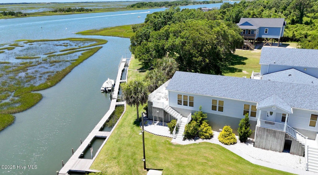 101 Hamilton Lane, Hubert