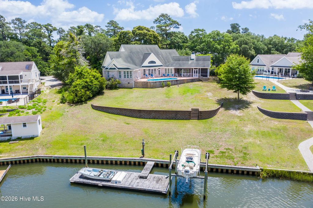 184 Olde Point Road, Hampstead
