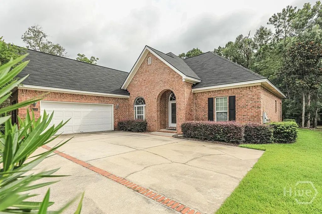316 Brown Thrush Road, Savannah
