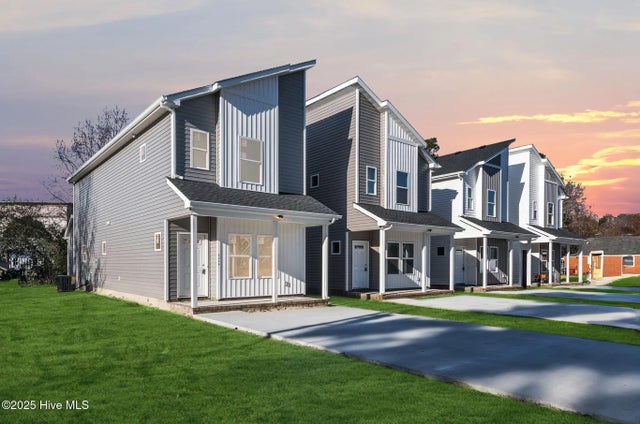 423 Elcinoca Drive, Elizabeth City