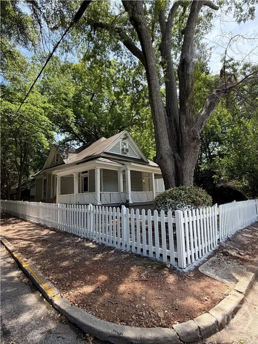 390 N Chase Street, Athens