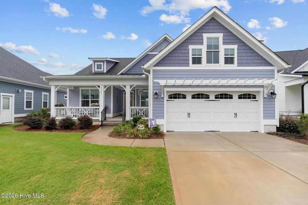 3401 Island Lakes Drive, Southport