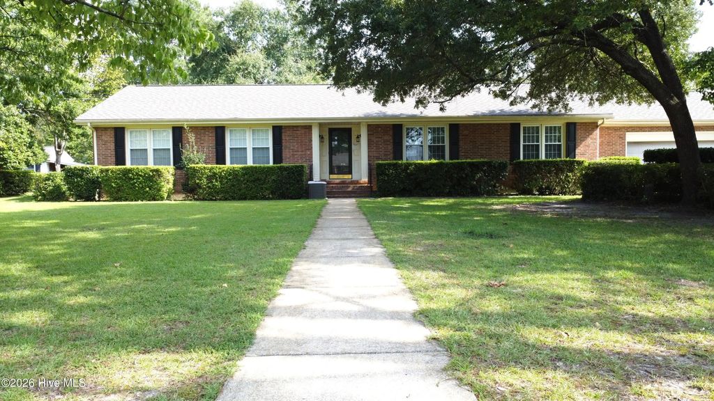 604 N Pinecrest Drive, Goldsboro