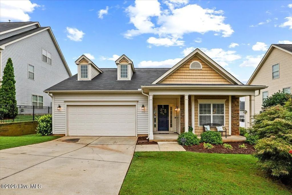 324 Lynshire Avenue, Clayton
