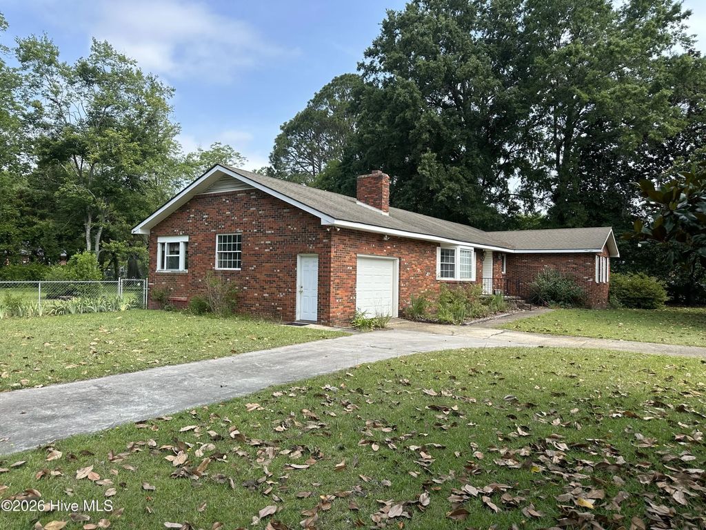 309 Pecan Lane, Laurinburg
