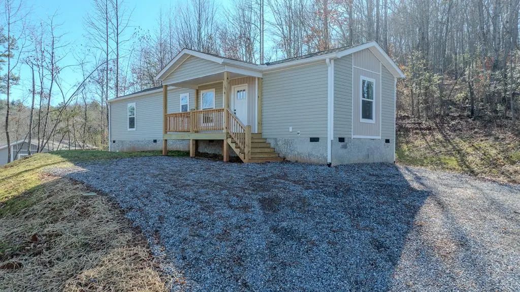 301 Loganberry Lane, Hayesville