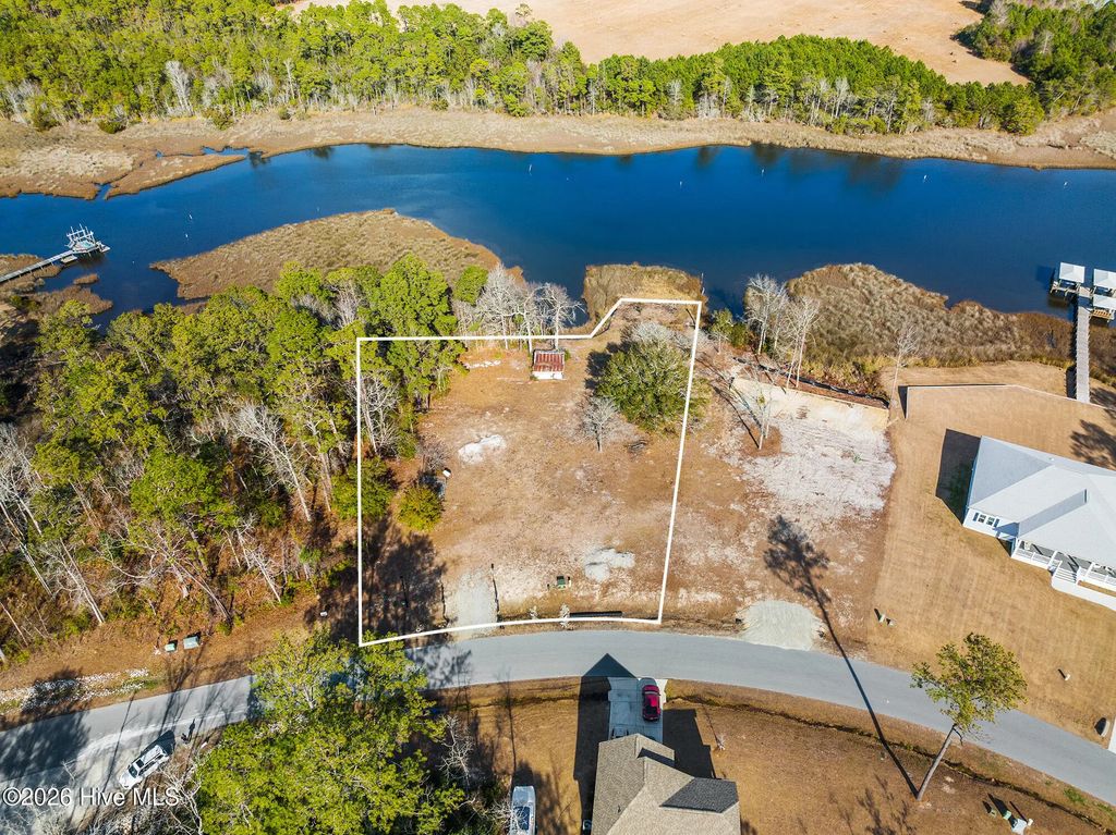 174 Henderson Drive, Newport
