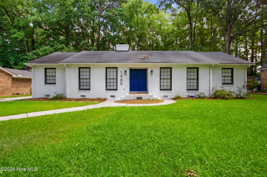 1909 Fairview Way, Greenville