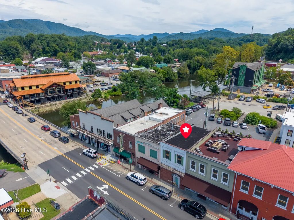 28 Everett Street, Bryson City