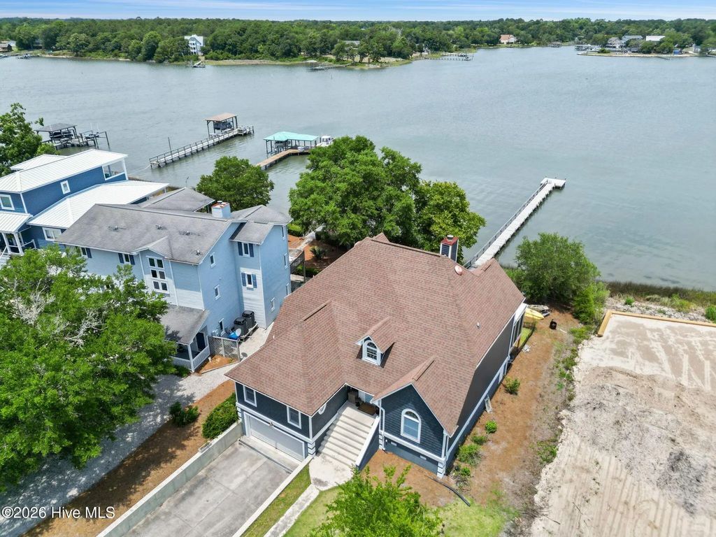 915 Chadwick Shores Drive, Sneads Ferry