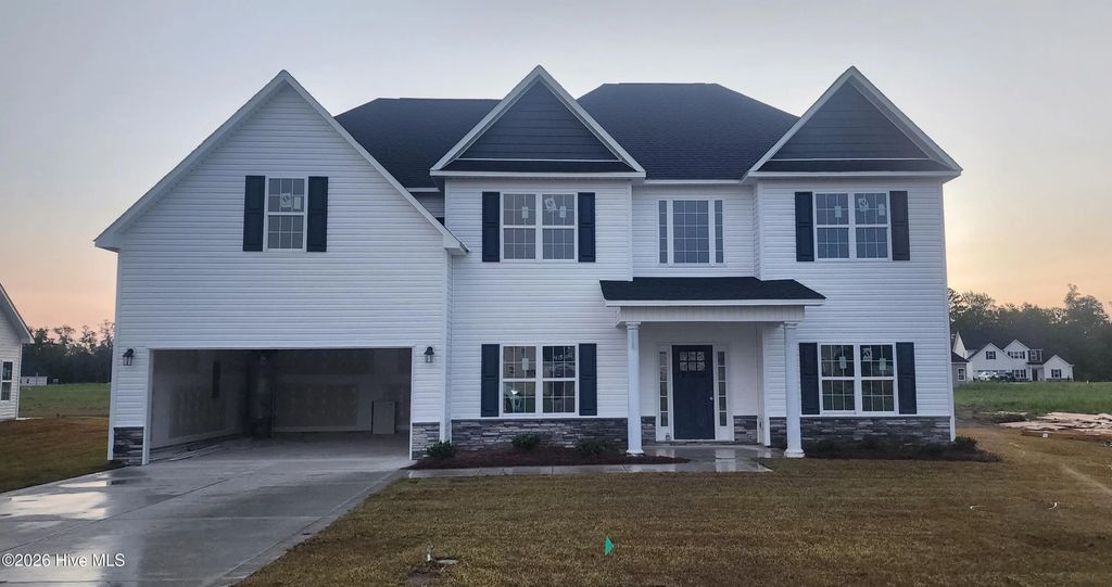 2007 Sharpnose Street, New Bern