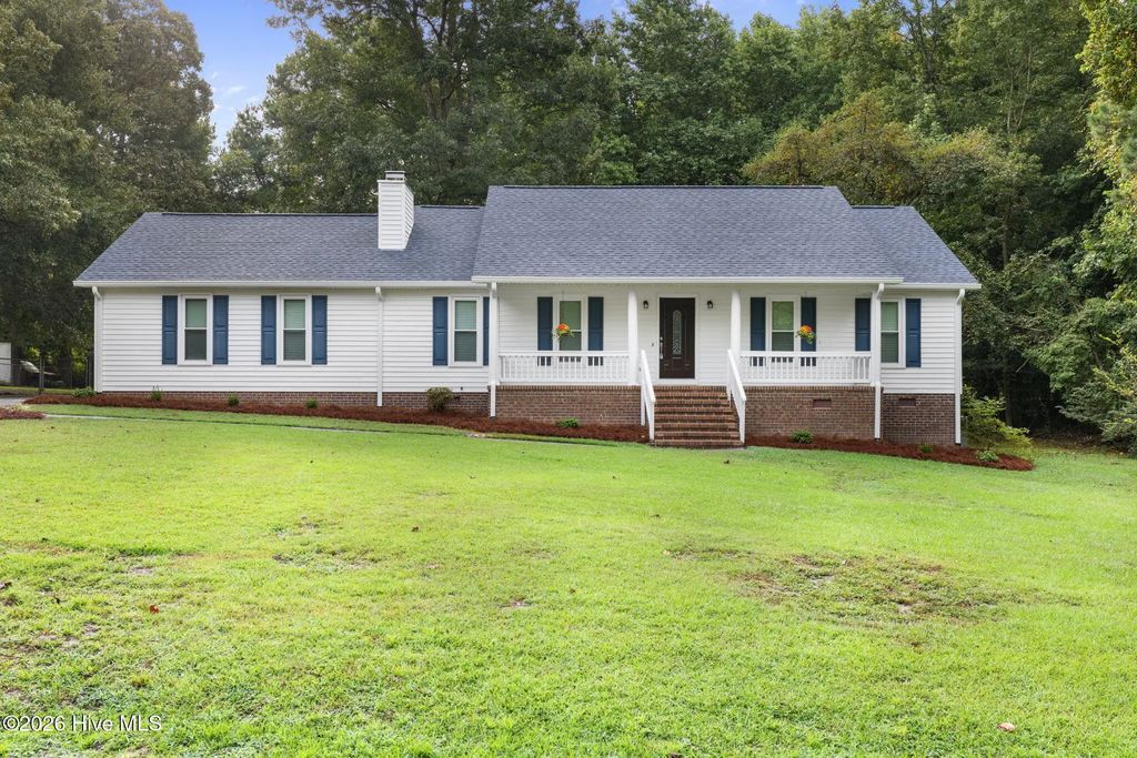 122 N Pointe Drive, Goldsboro