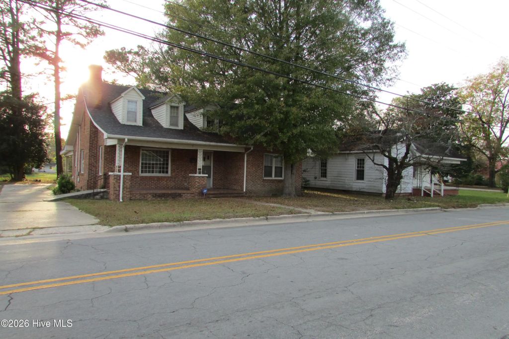 803 Mc Koy Street, Clinton