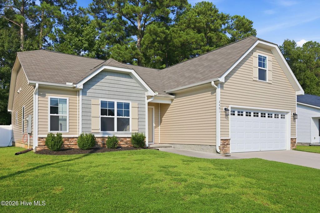 2401 Rhinestone Drive, Winterville