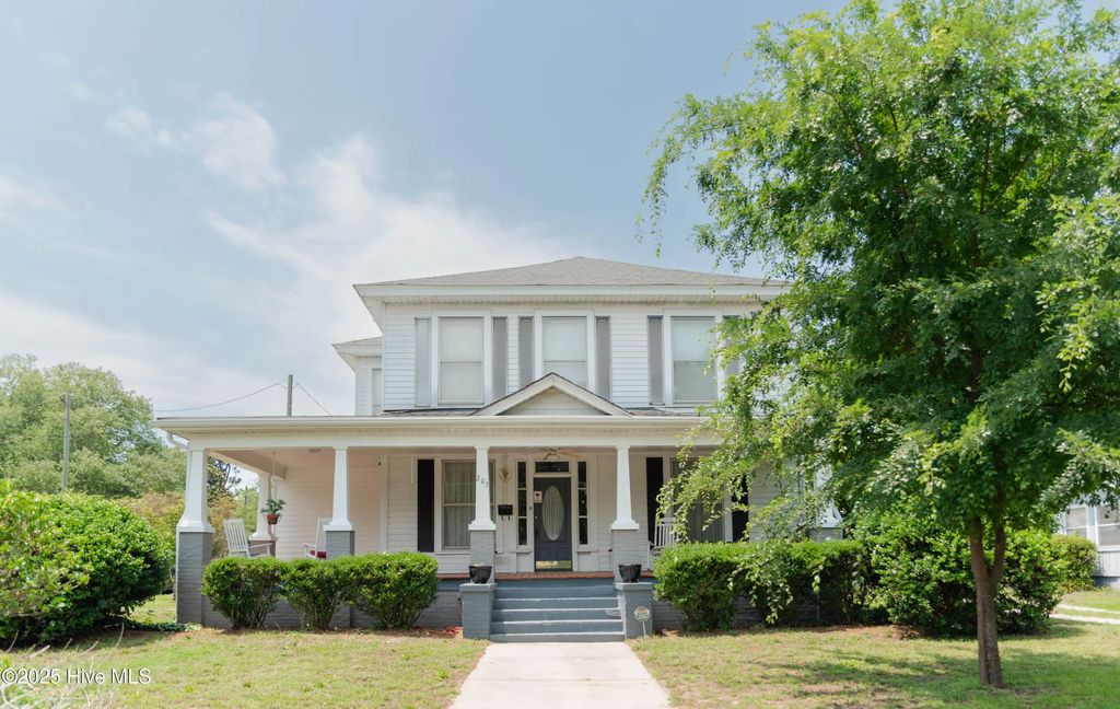 203 Minturn Avenue, Hamlet