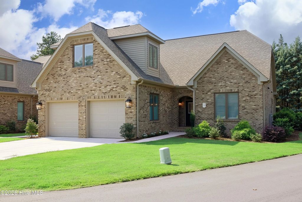 1 Castle Bridge Court, Pinehurst