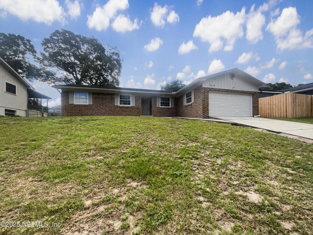 1615 Oak Ridge Drive W, Jacksonville