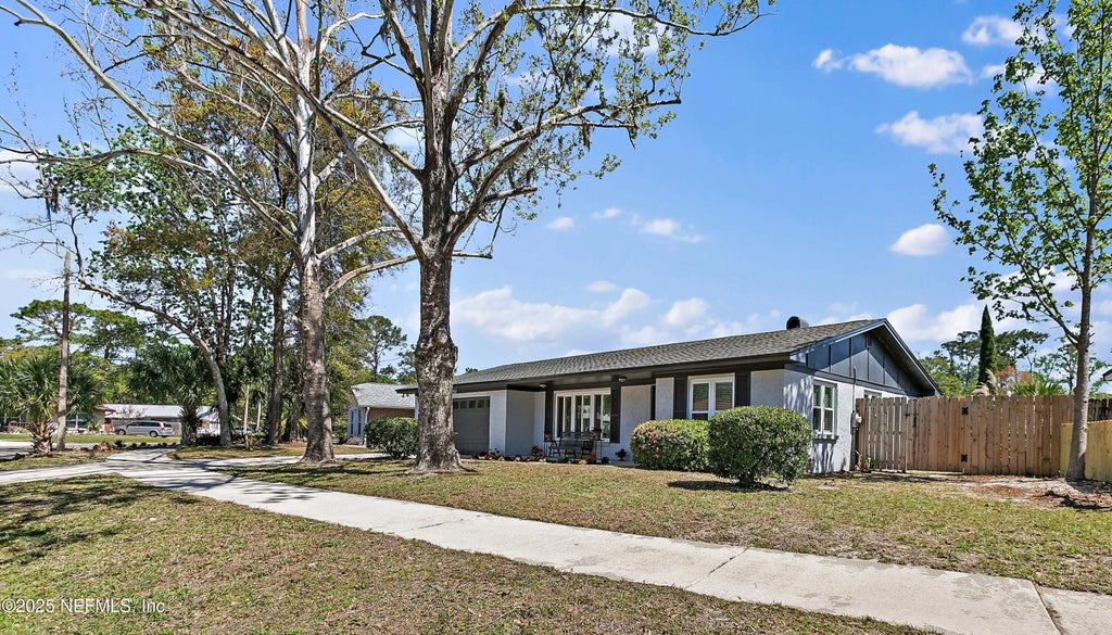 4645 Tara Woods Drive Drive E, Jacksonville