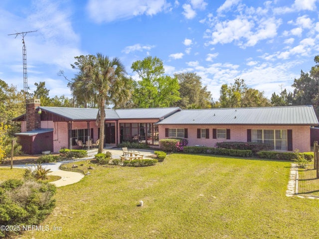 114 E Camelot Drive, Palatka
