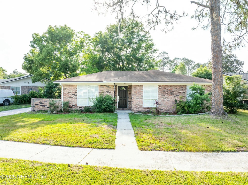 5012 Lofty Pines Circle E, Jacksonville