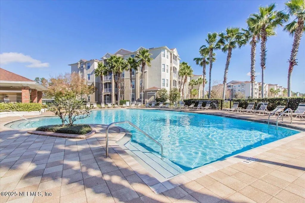 7801 Point Meadows Drive 2302, Jacksonville