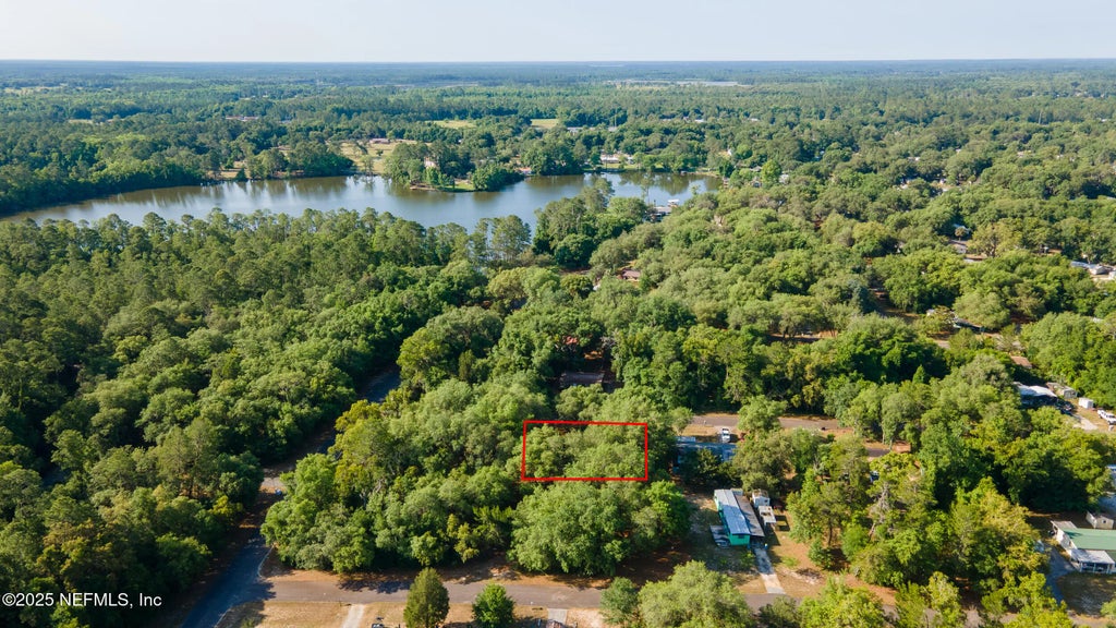 102 Rose Drive, Interlachen