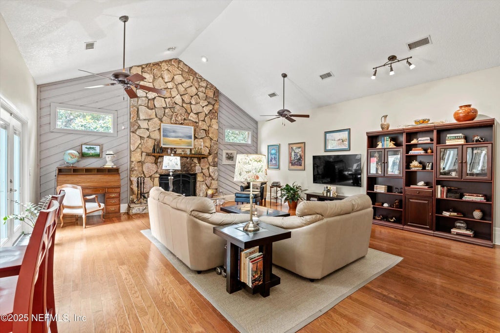 4654 Ortega Farms Circle, Jacksonville