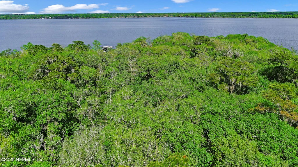 258 Lake Drive, Florahome