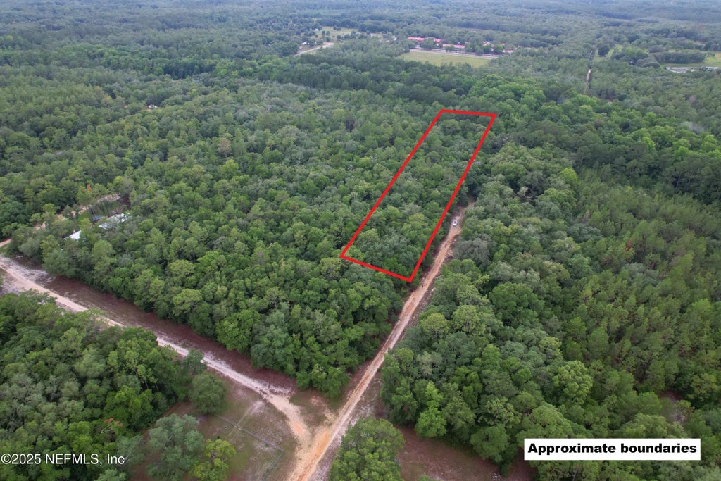 Huron Street, Interlachen