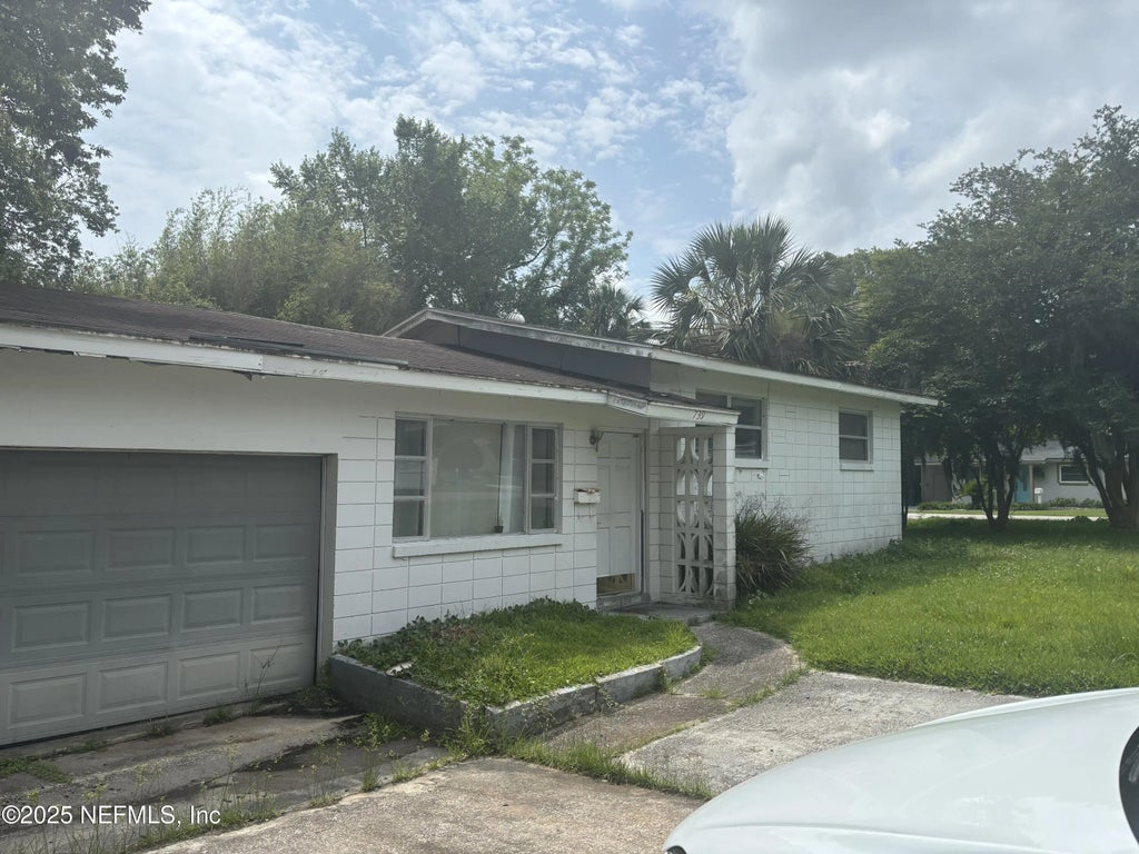 739 Brookview Drive N, Jacksonville
